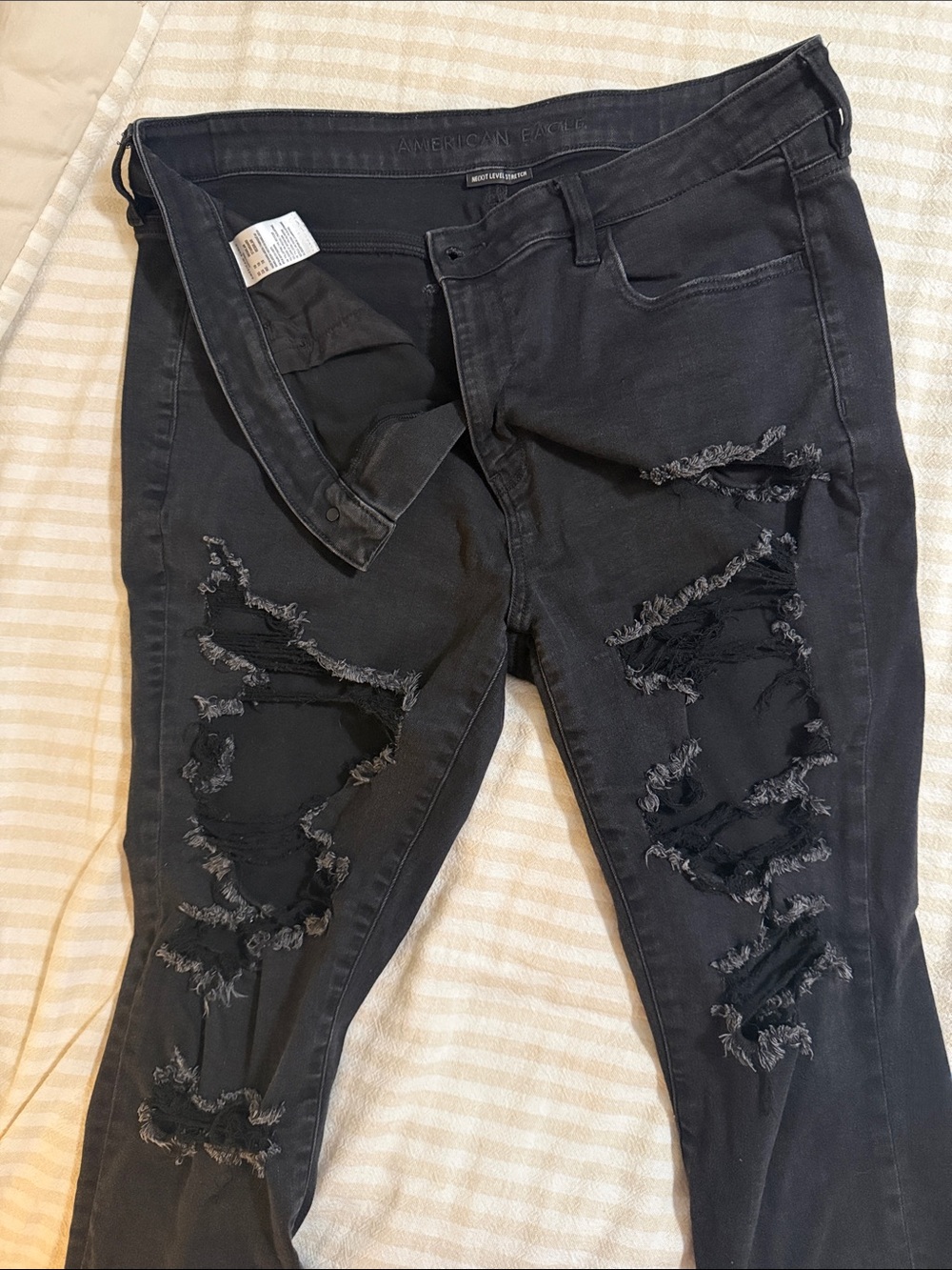 American Eagle Black Distressed Skinny Jean